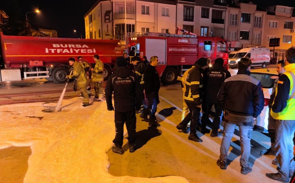 Tuvalette çakmak çaktı, patlama oldu