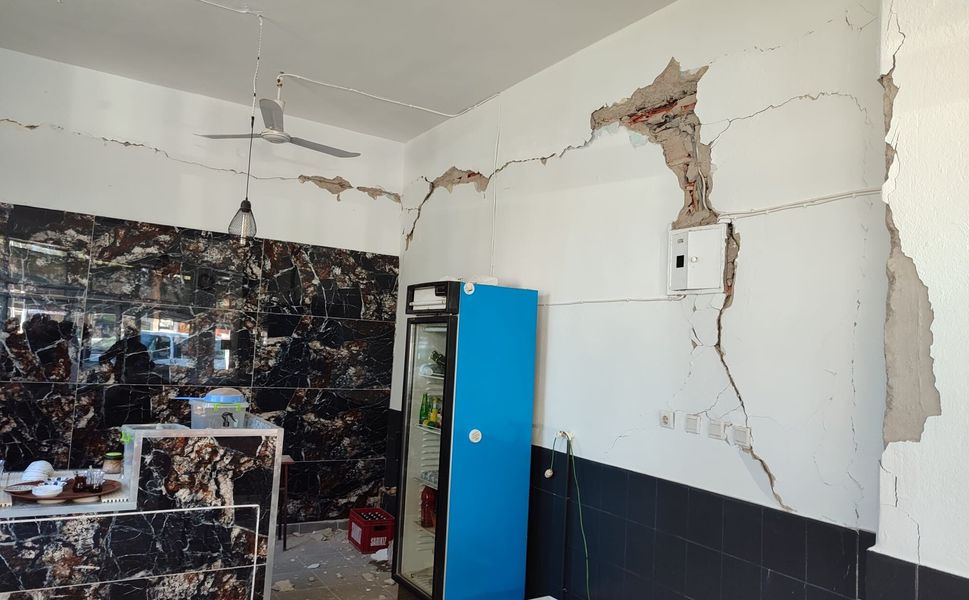 5.1’lik deprem işletmelerde hasara yol açtı