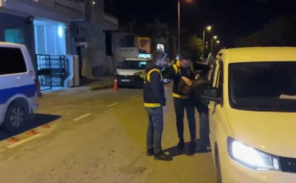 Yol ortasında sopalı saldırı: Taksiciye ağır ceza