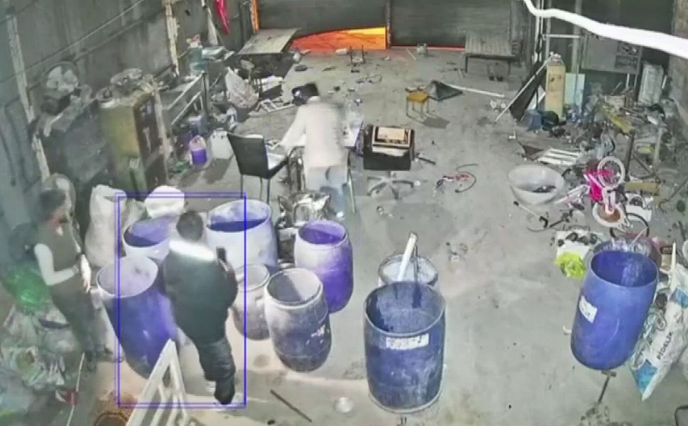 Hırsızların hedefi olan hurdacı defalarca soyuldu