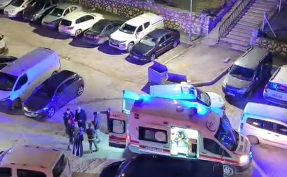 Eski eşini rahatsız edince komşu dayağı da hastanelik etti!