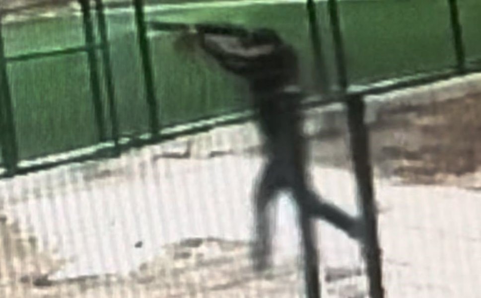 Çocuk parkında silahlı saldırı: Ateş açarak koştu