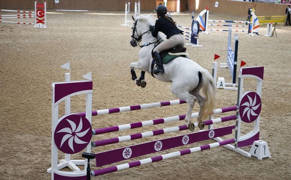 Şahinbey’de engel atlama heyecanı