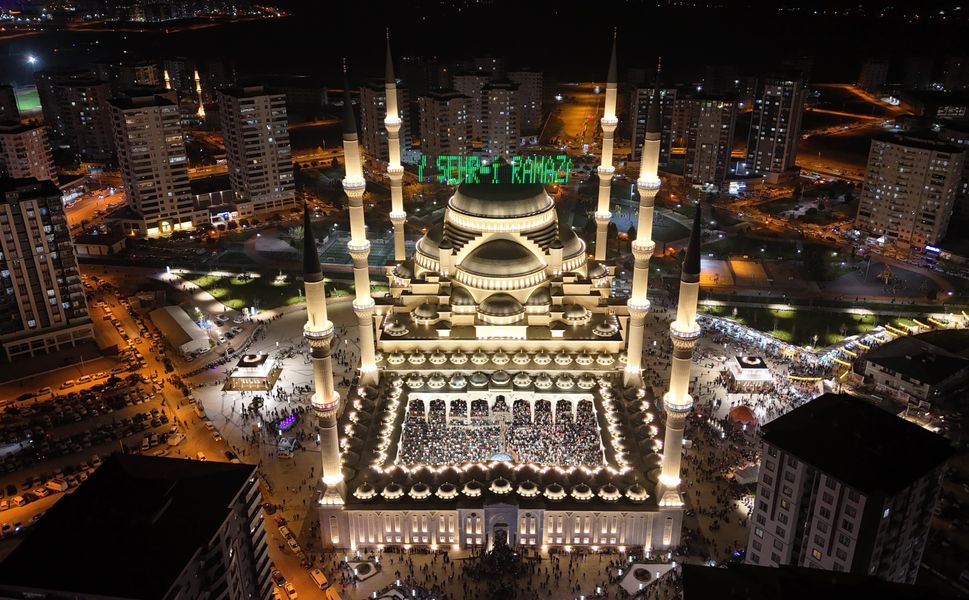 SAKAL-I ŞERİF KADİR GECESİNDE ŞAHİNBEY MİLLET CAMİİ’NDE