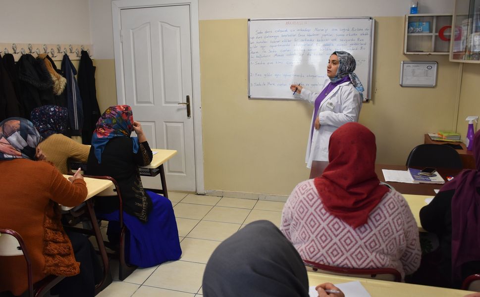 HAYALLERİNİ ŞAHİNBEY BELEDİYESİ TESİSLERİNDE GERÇEKLEŞTİRDİLER