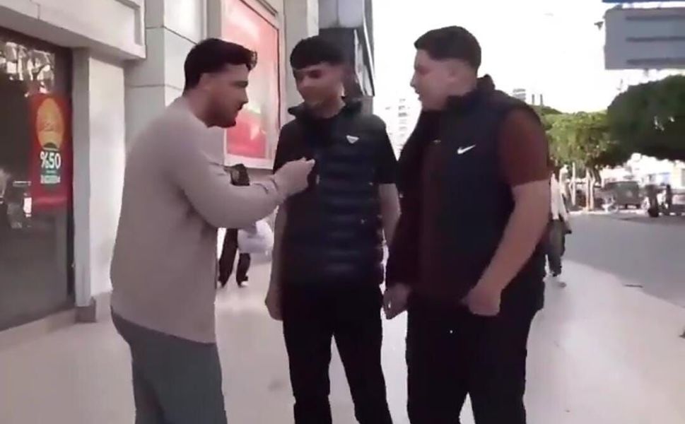 Kelepçeli Gençten Muhabire Tehdit