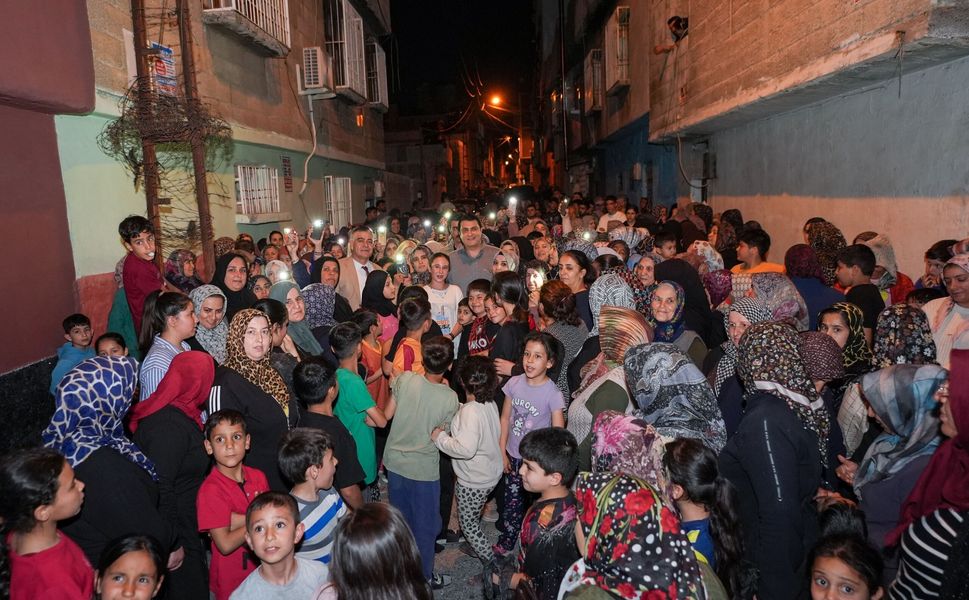 SOKAK SOKAK GEZEN BAŞKAN YILMAZ’A MAHALLELERDE YOĞUN İLGİ