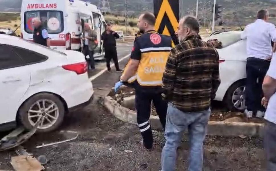 Gaziantep'te iki otomobil çarpıştı: 6 yaralı