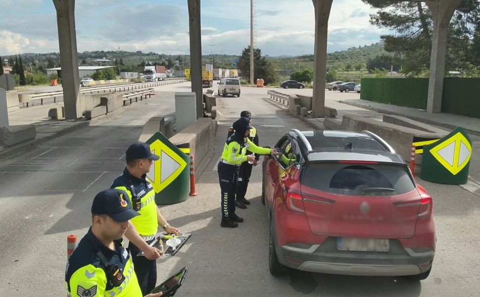 Jandarmadan otoyolda bayram denetimi