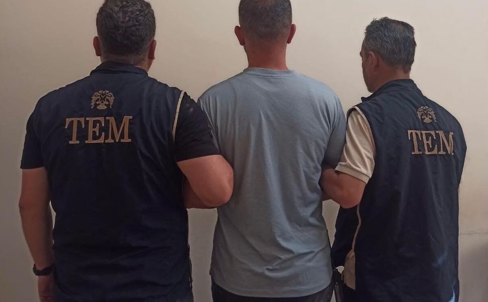 Kesinleşmiş 6 yıl cezayla aranan FETÖ firarisi yakalandı