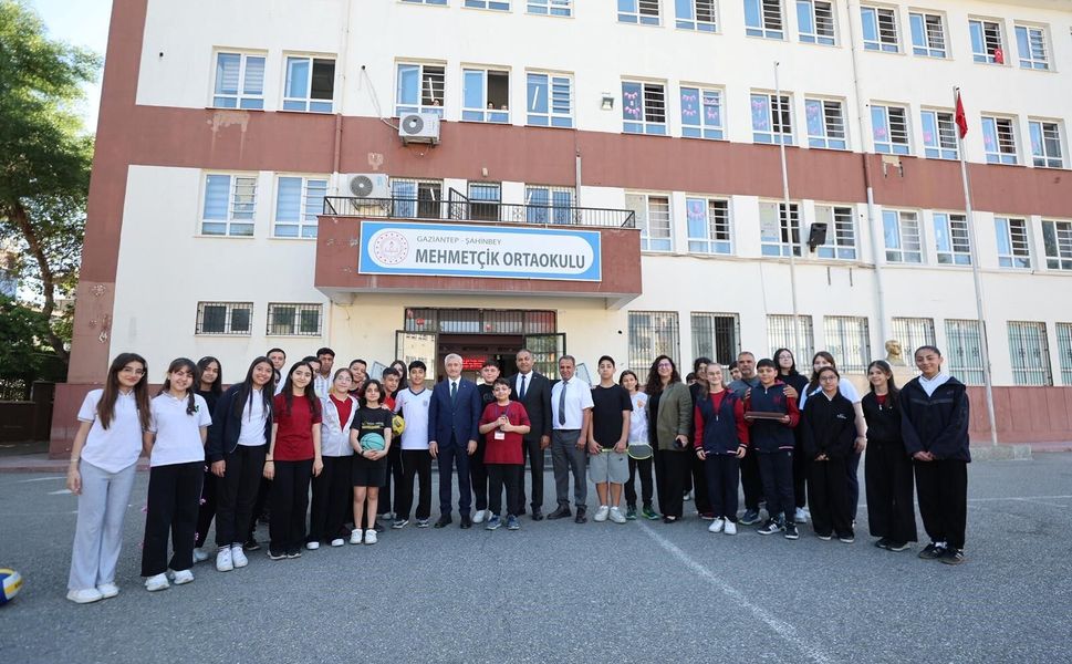 Şahinbey Belediyesi'nden sınava hazırlanan öğrencilere destek