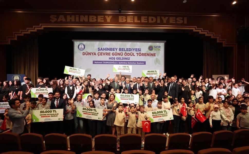 Şahinbey Belediyesi’nden çevreci okullara ödül