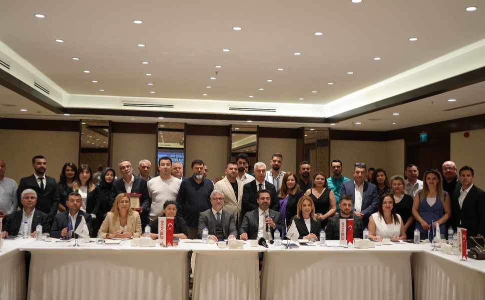 Gaziantep'te "Ekonomiye Yön Verenler" zirvesi düzenlendi