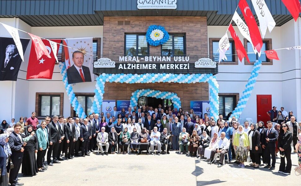 Gaziantep Büyükşehir, Meral-Beyhan Uslu Alzheimer Merkezi'ni hizmete açtı