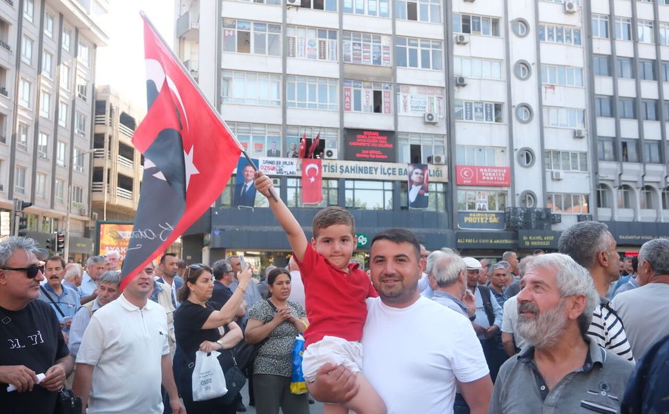 Gaziantep'te Özgür Özel'e Sevgi Seli, Gündem Yaratan Konuşma