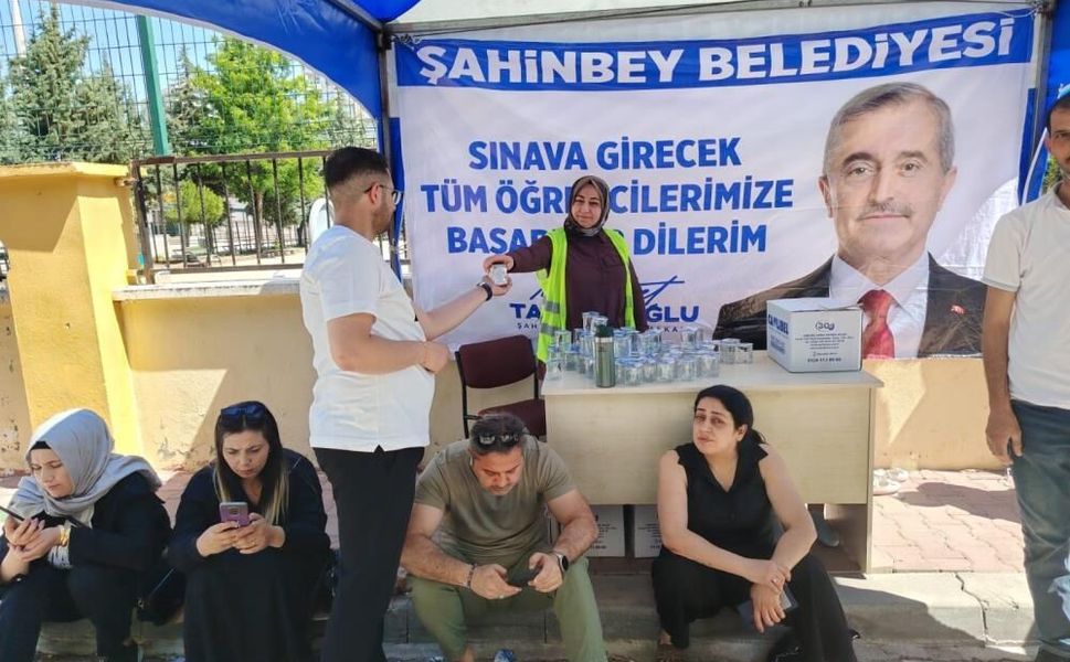 Şahinbey zabıta ekipleri LGS'de öğrencilerin yanında oldu