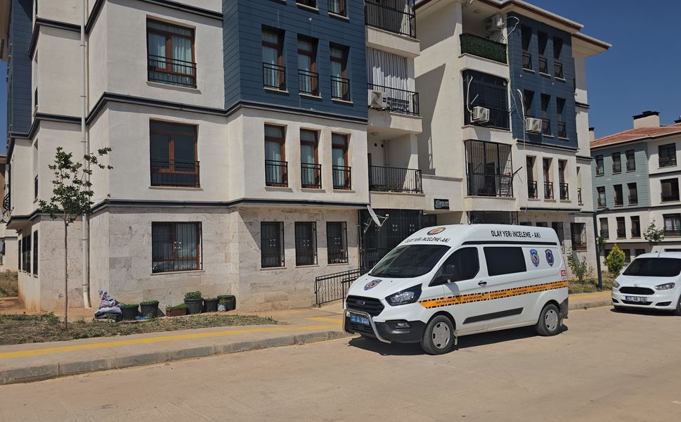 Yaşlı kadını öldürüp altınlarını çalan zanlı bina görevlisi çıktı