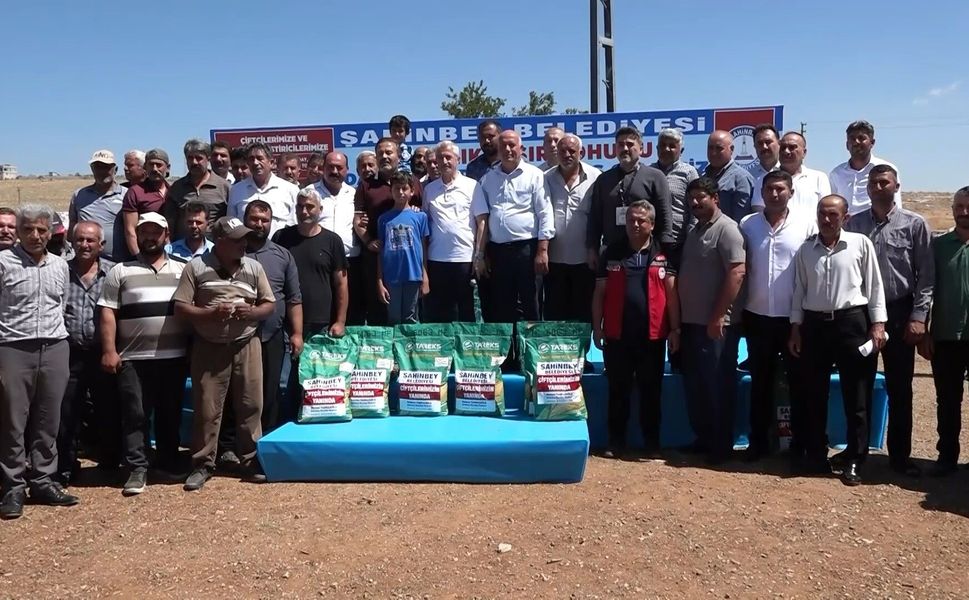 Şahinbey Belediyesinden çiftçilere sertifikalı silajlık mısır tohum