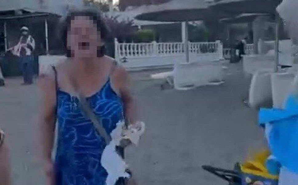 İzmir'de plajda sözlü saldırı kameraya yansıdı