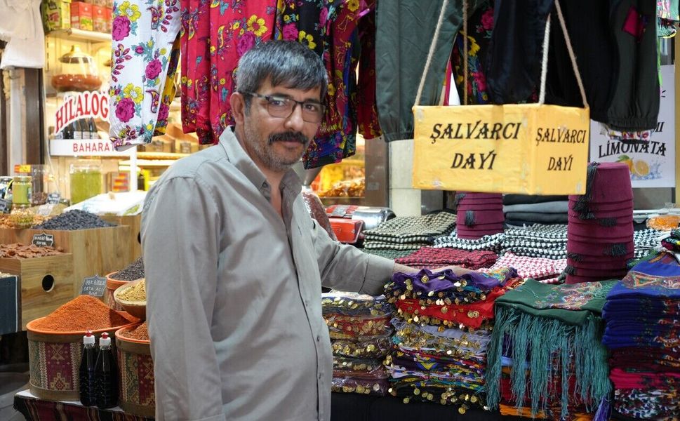 Gaziantep'te sıcak havalar şalvara ilgiyi artırdı