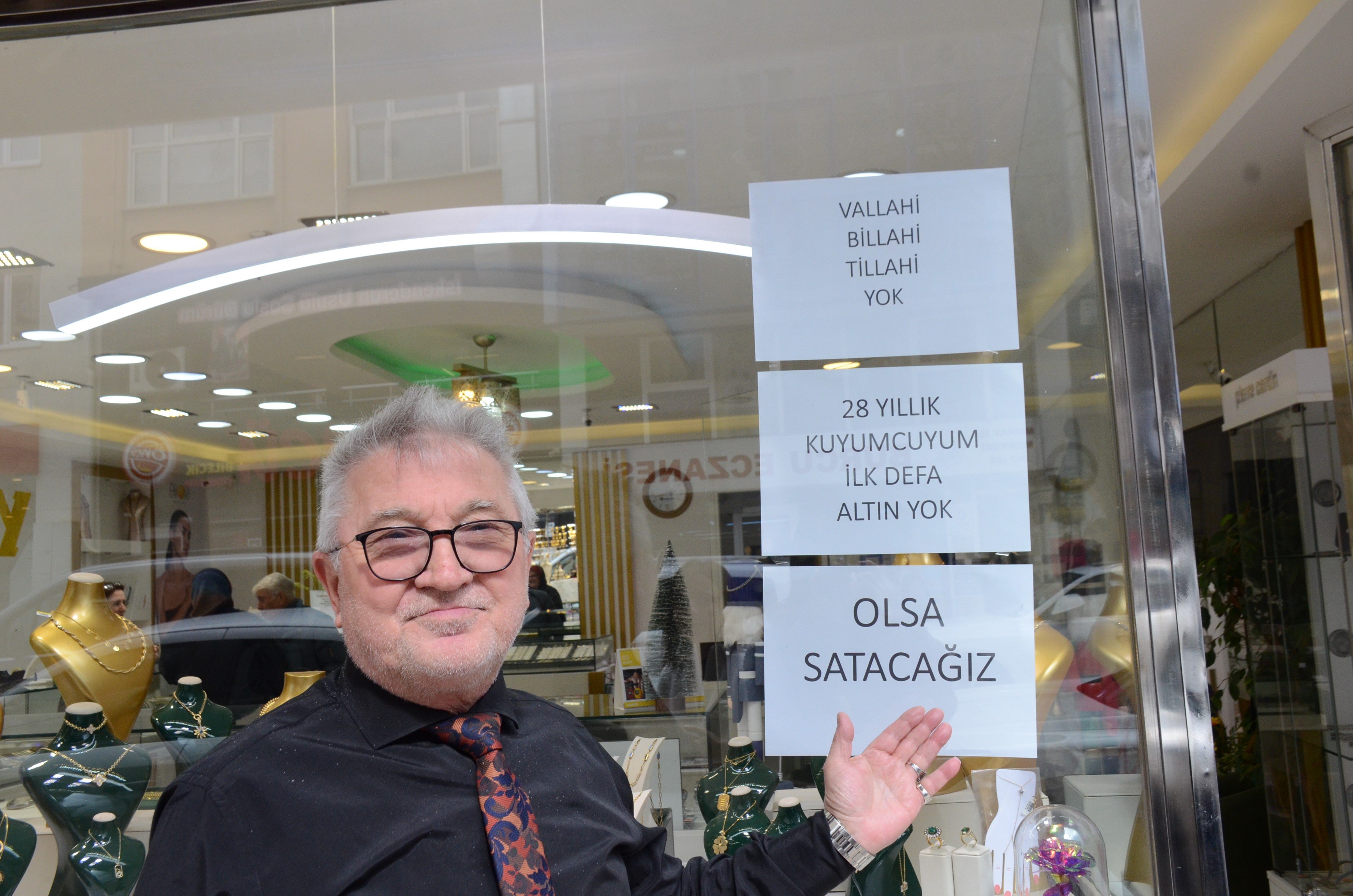 28 yıldır kuyumculuk yapıyor, ilk defa yok satıyor