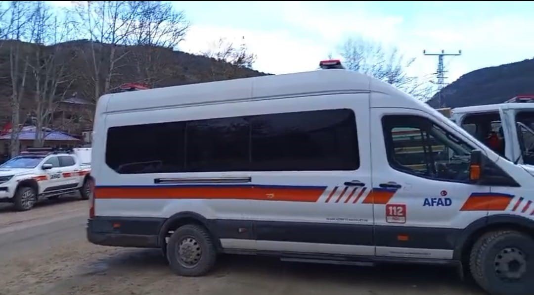 Cep telefonu elinden alınınca evden kaçan kız aranıyor