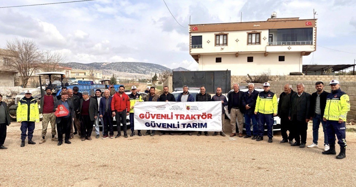 Jandarma'dan 85 traktör sürücüsüne eğitim