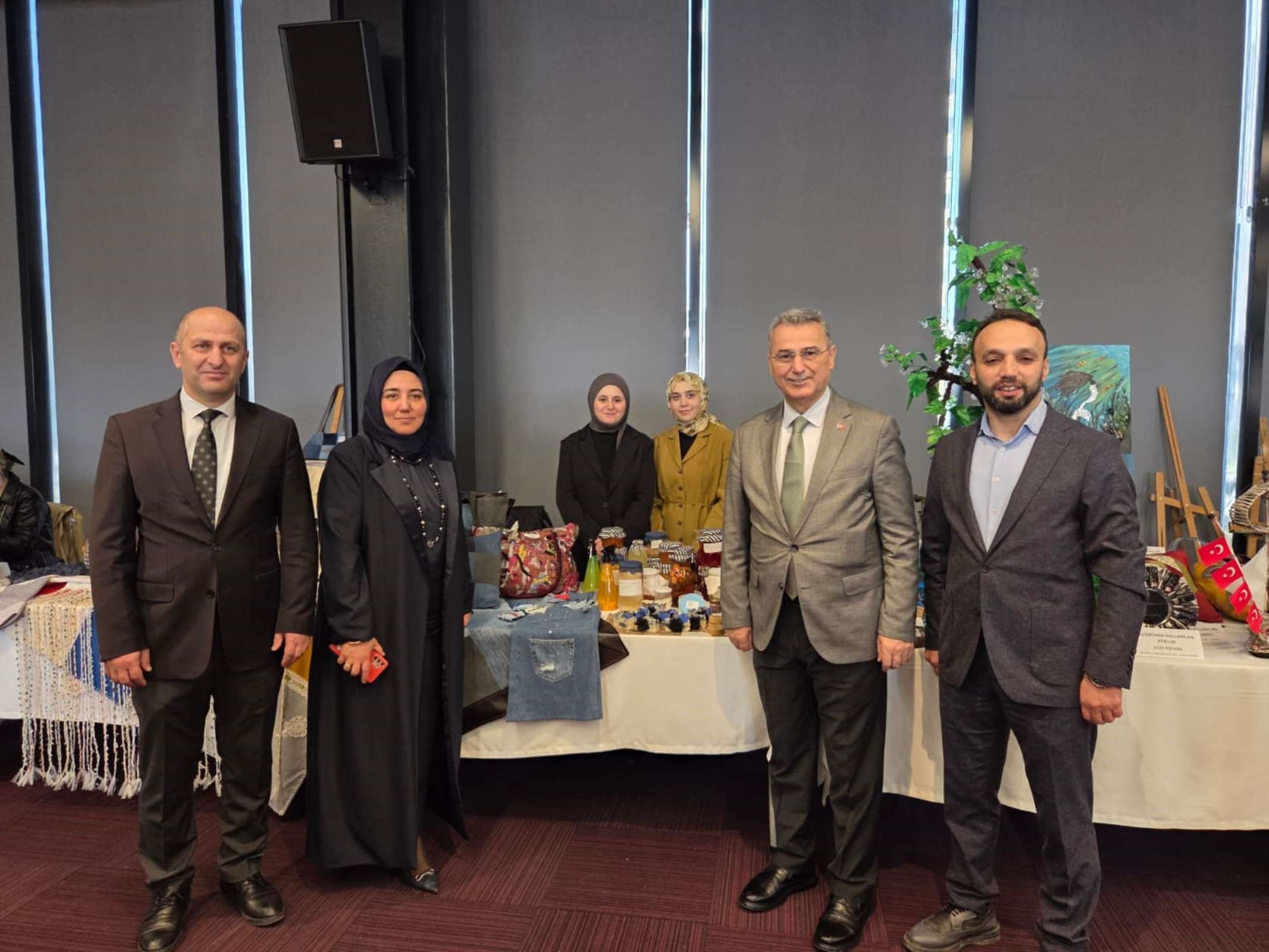 Çöpe gidecekken dudaklara sürüldü