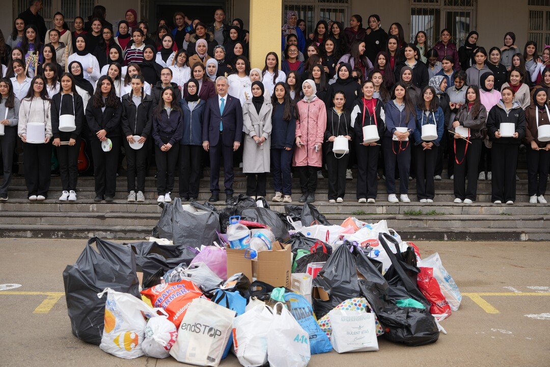Şahinbey'de örnek etkinlik: Atıklar sanata dönüştü