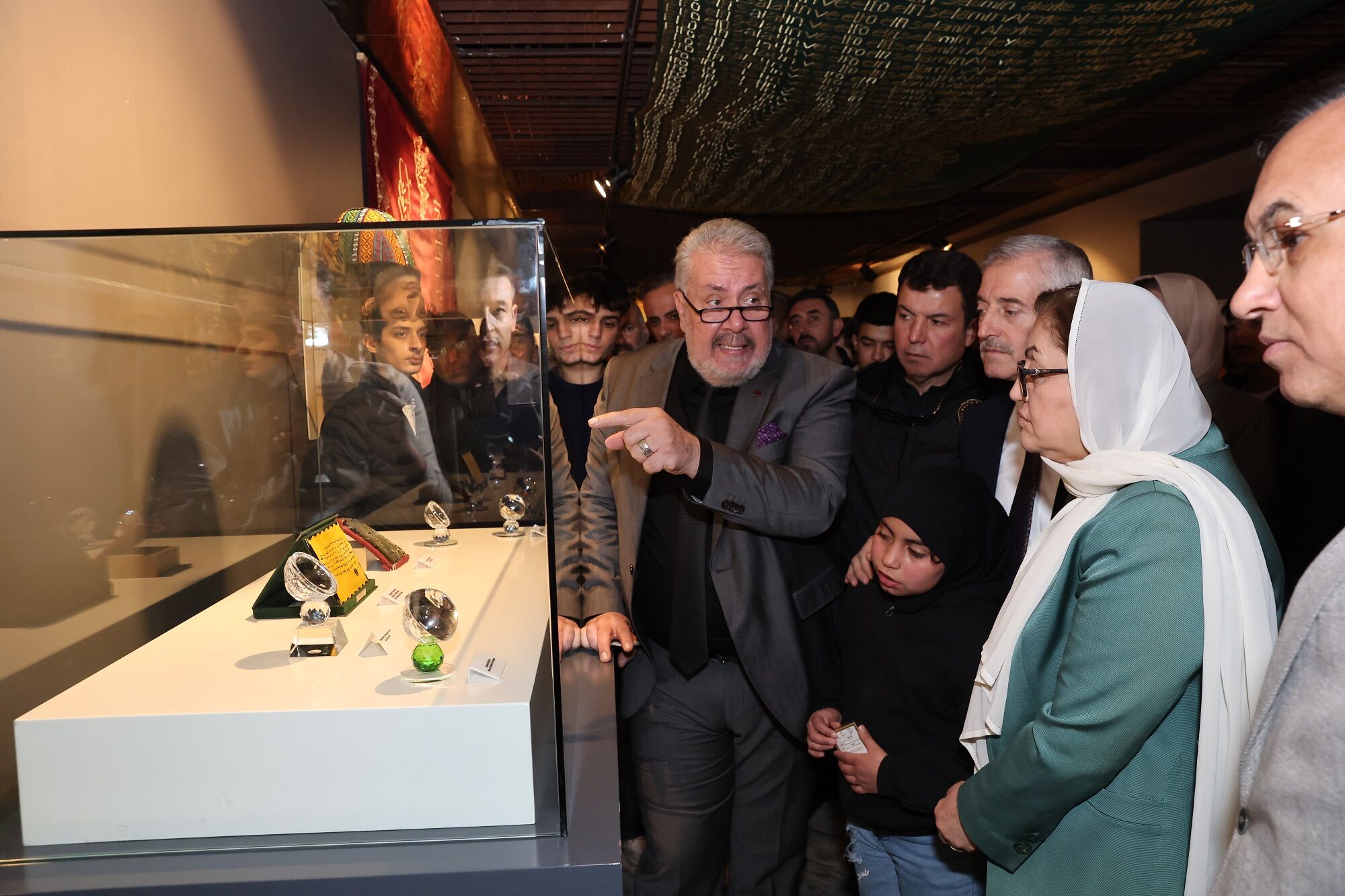 (Gazi̇antep Büyükşehi̇r Ev Sahi̇pli̇ği̇nde Mukaddes Emanetler Sergi̇si̇ Vatandaşlarla Buluştu) (6)