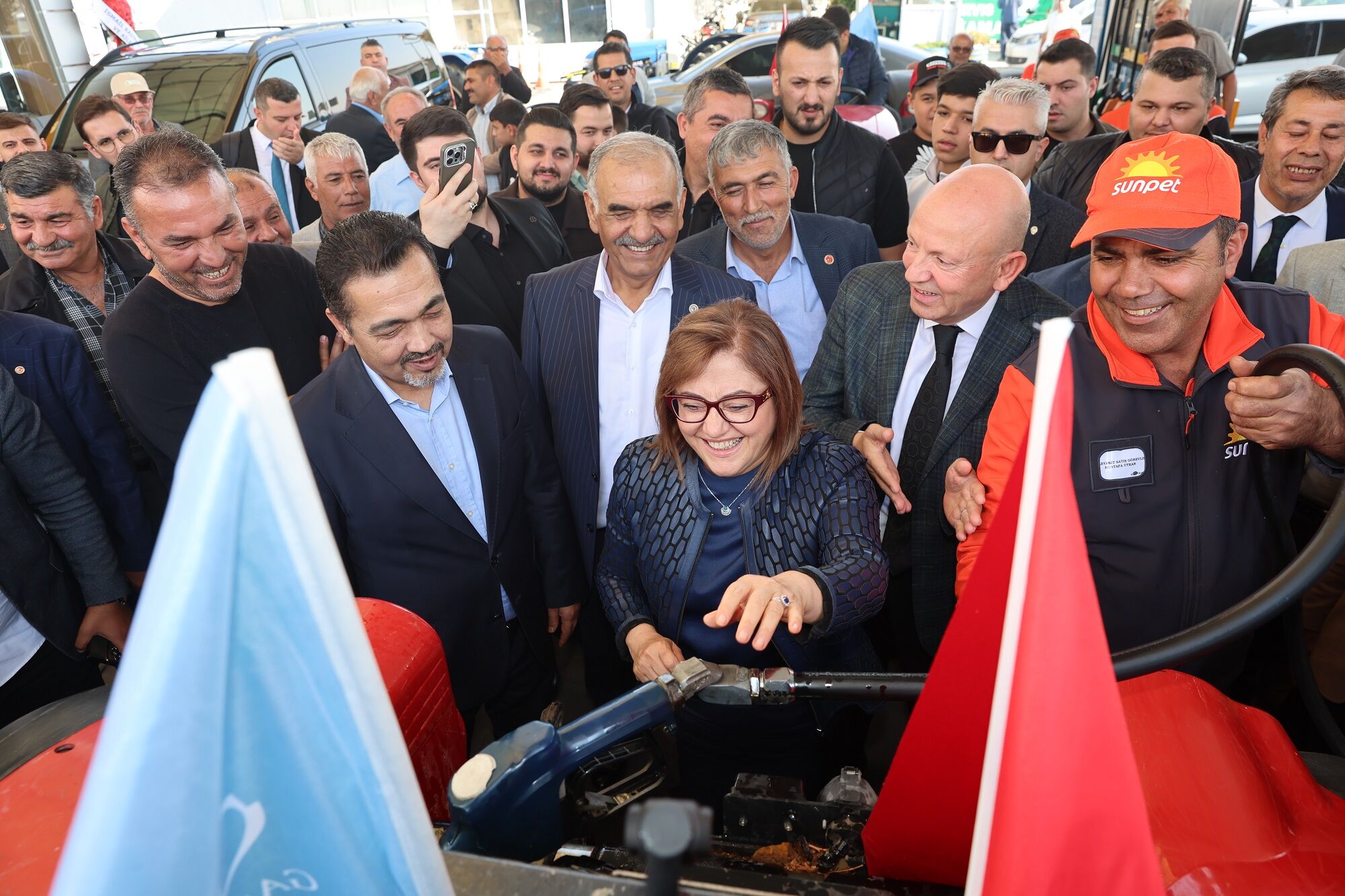 Gazi̇antep Büyükşehi̇r’den Ni̇zi̇p’e Örnek Tarimsal Destekler! (6)