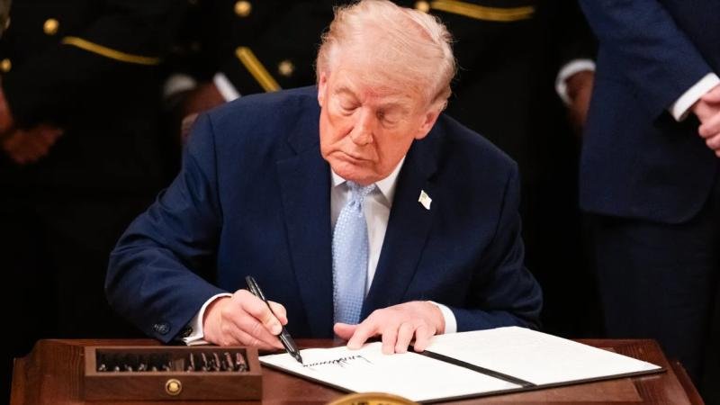 Trump İmzalı Dolarlar Geliyor: ABD’de Yeni Dönem