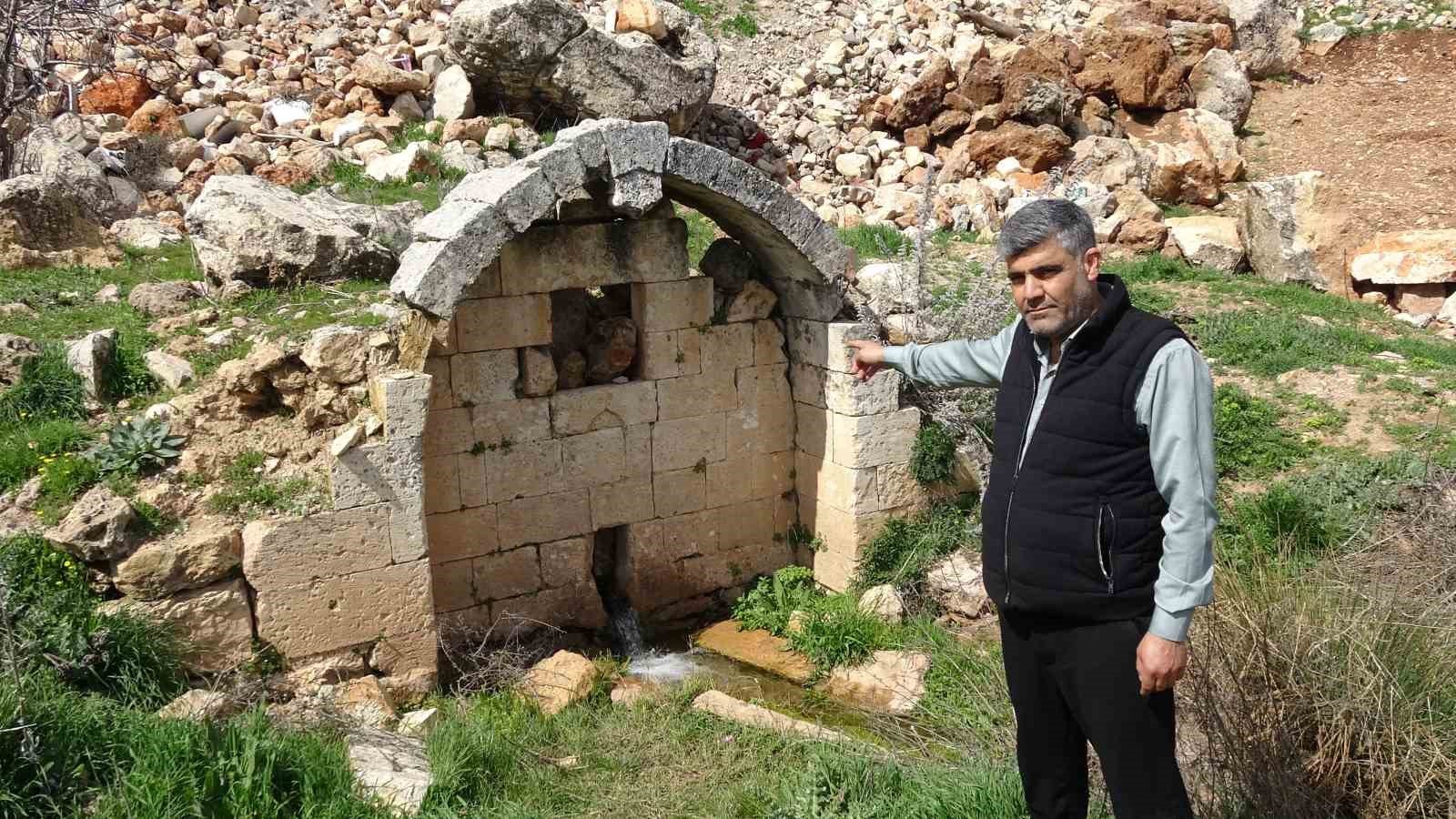 Tarihi çeşmelerden su akmaya başladı