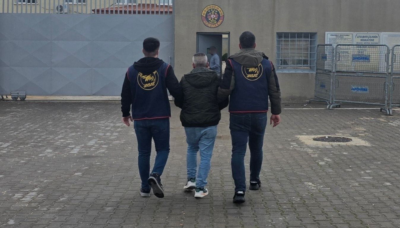 Hırsızlık suçundan aranan şahıs yakalandı