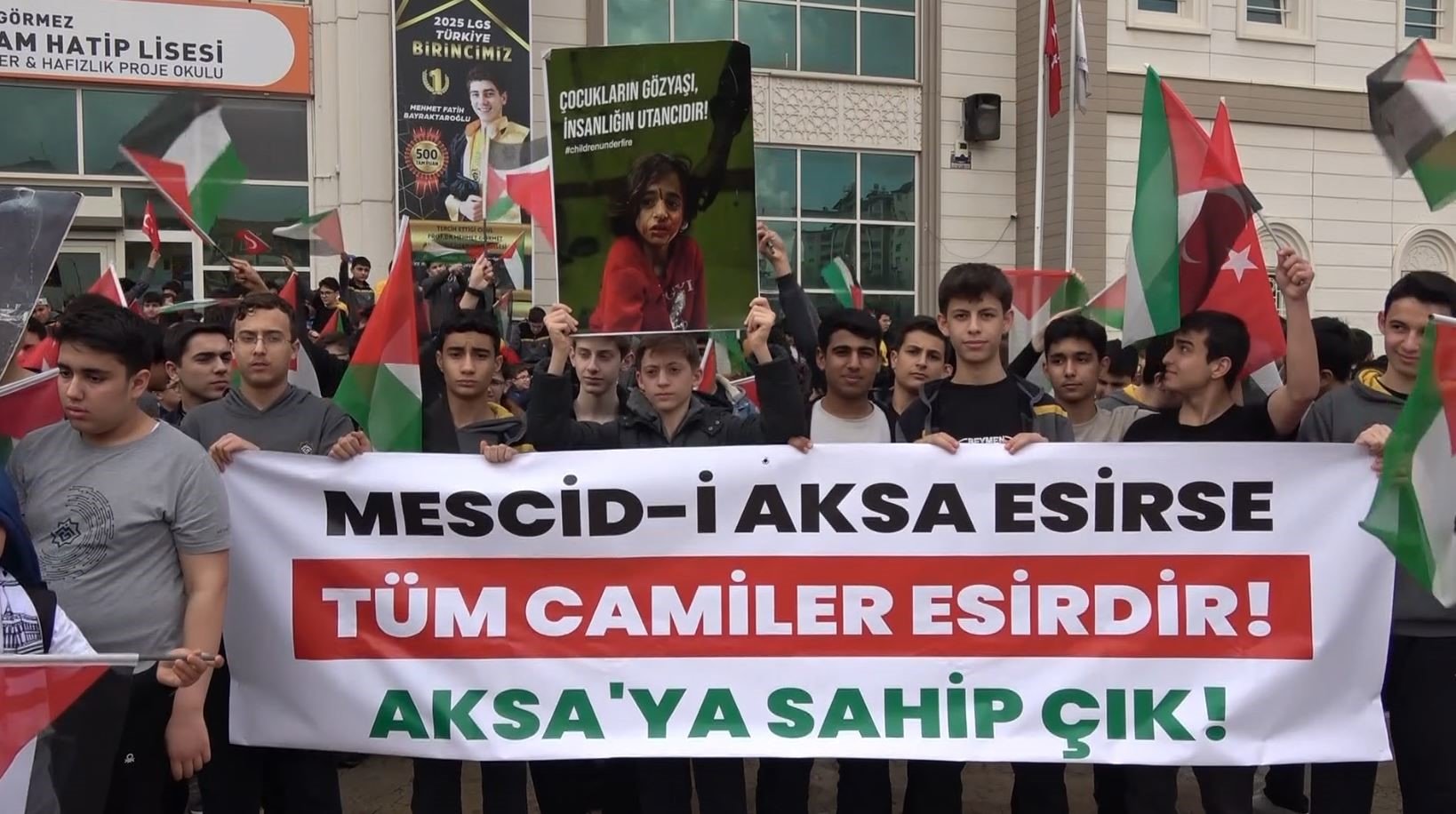 Öğrencilerden Filistinlilere yönelik idam kararına tepki