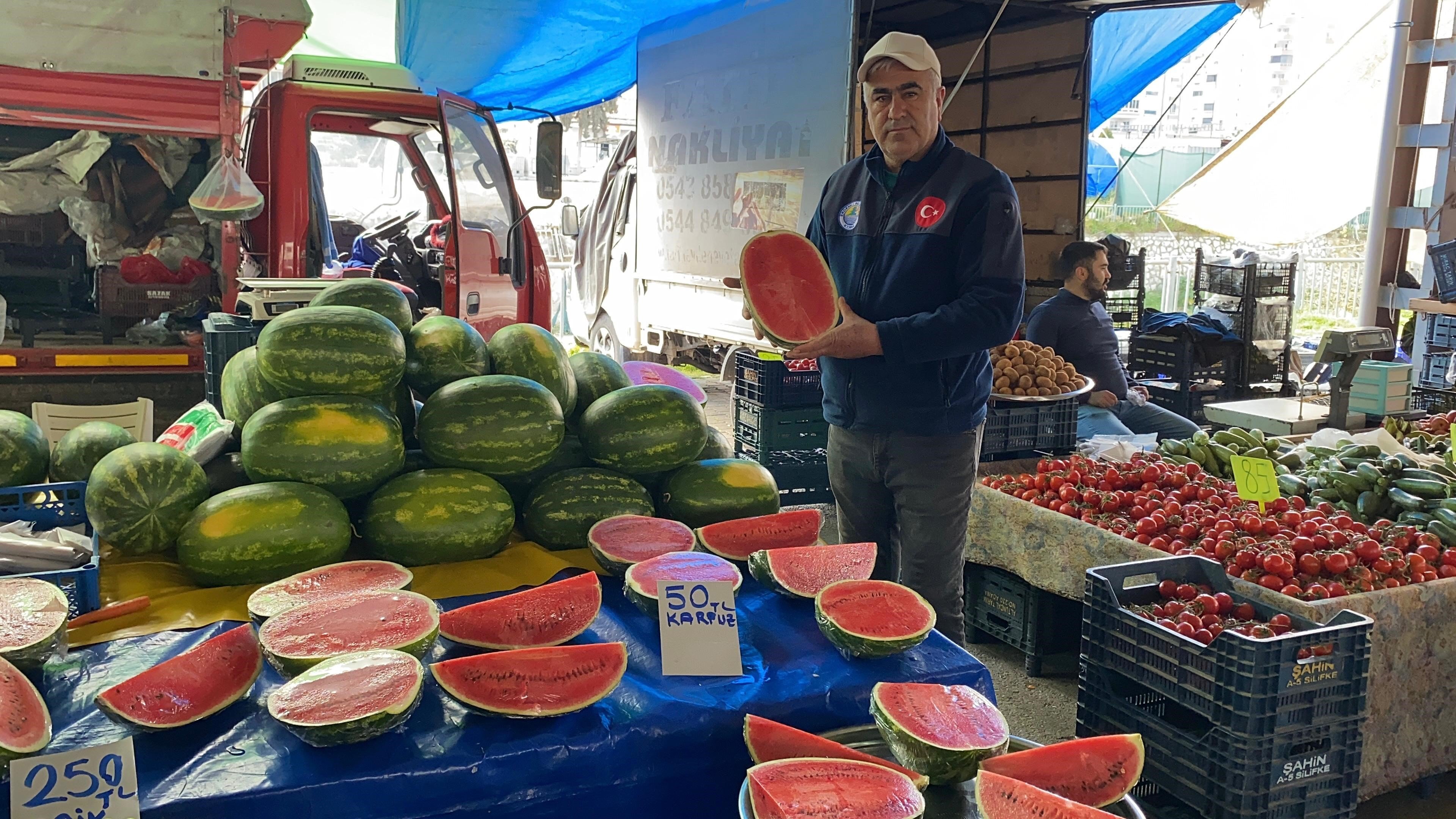 Karpuz pazara dilim dilim düştü
