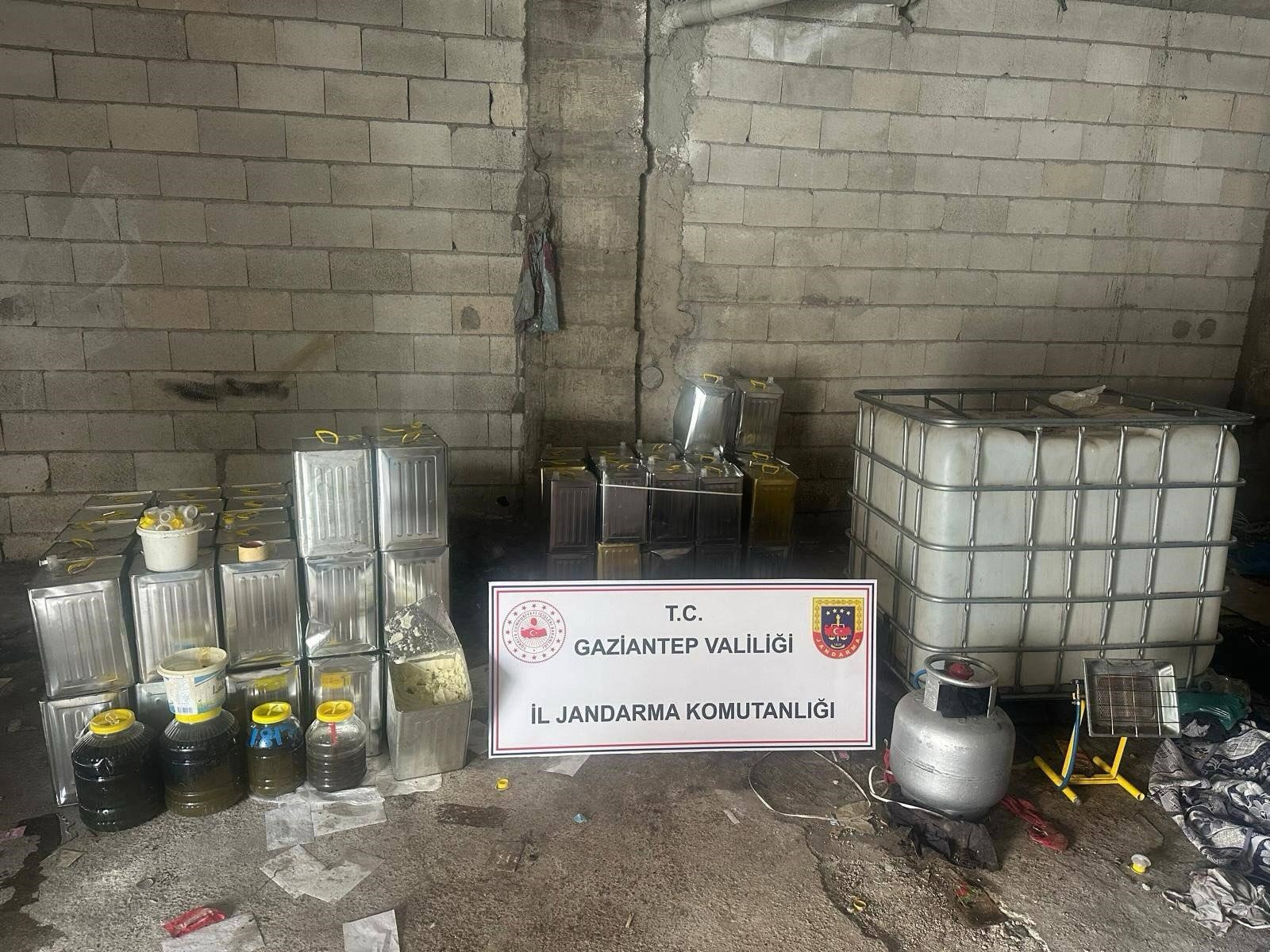 Bin 500 litre sahte zeytinyağı ele geçirildi