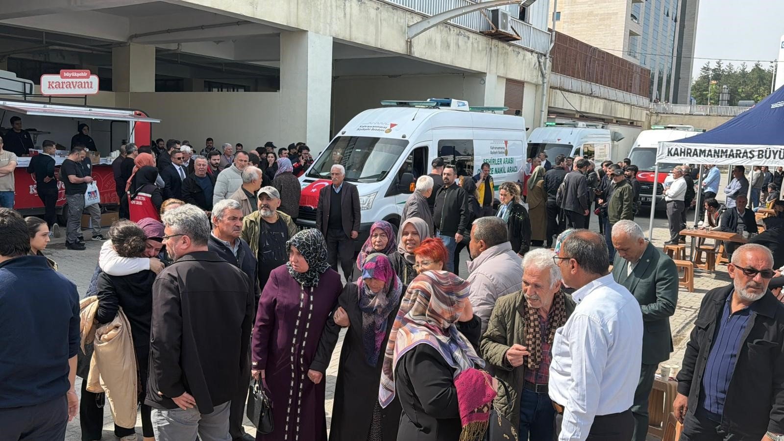 Ayla öğretmenin cenazesi yakınları tarafından hastane morgundan alındı