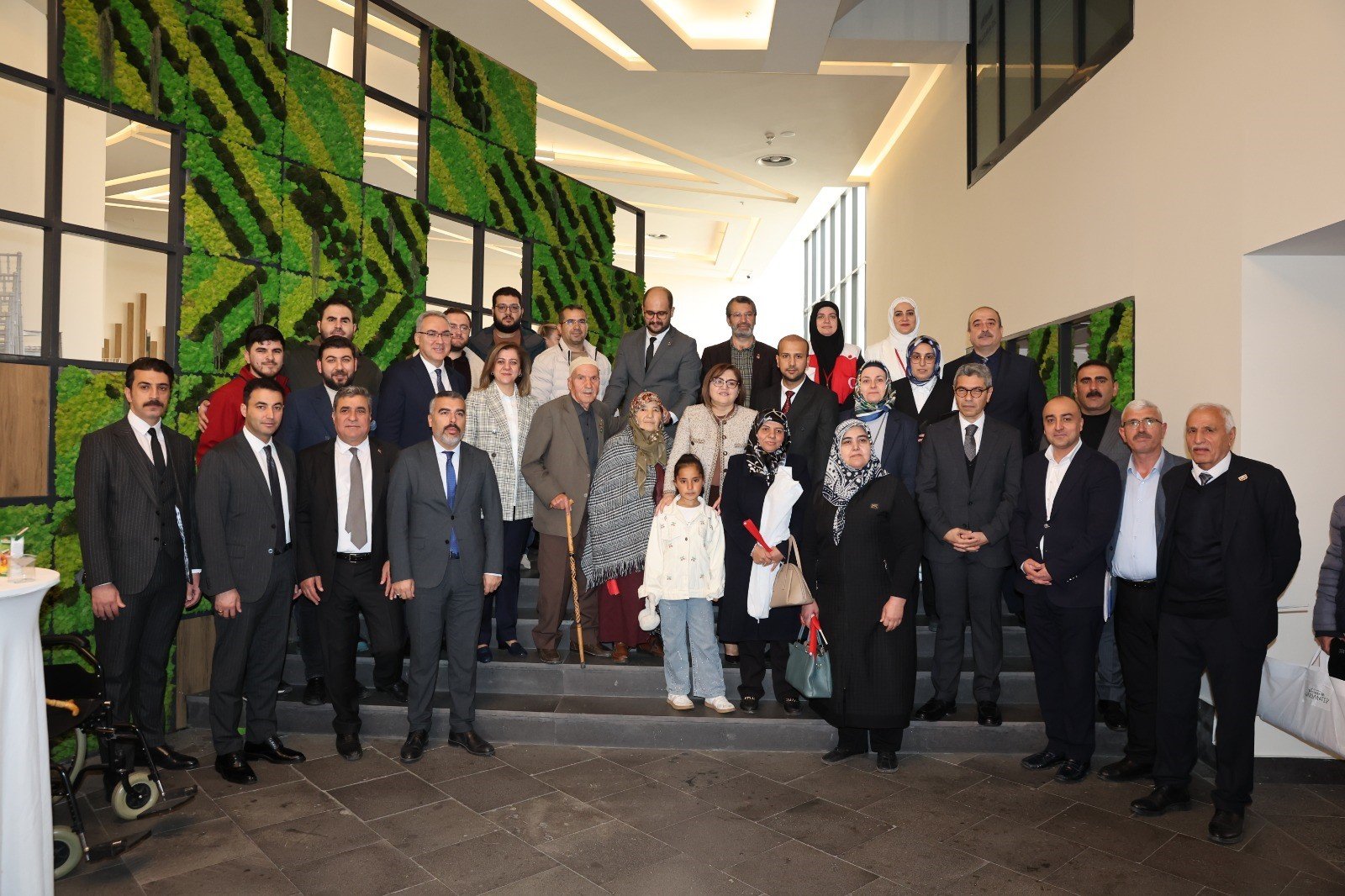 Başkan Şahin, şehit aileleri ve gazilerle buluştu