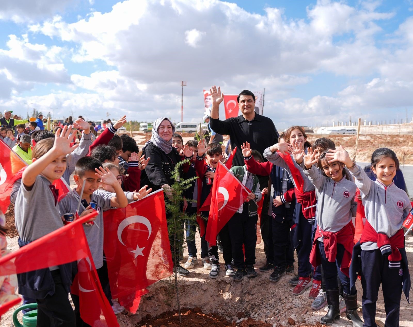 Şehitkamil Belediye Başkanı Umut Yılmaz’dan 23 Nisan mesajı