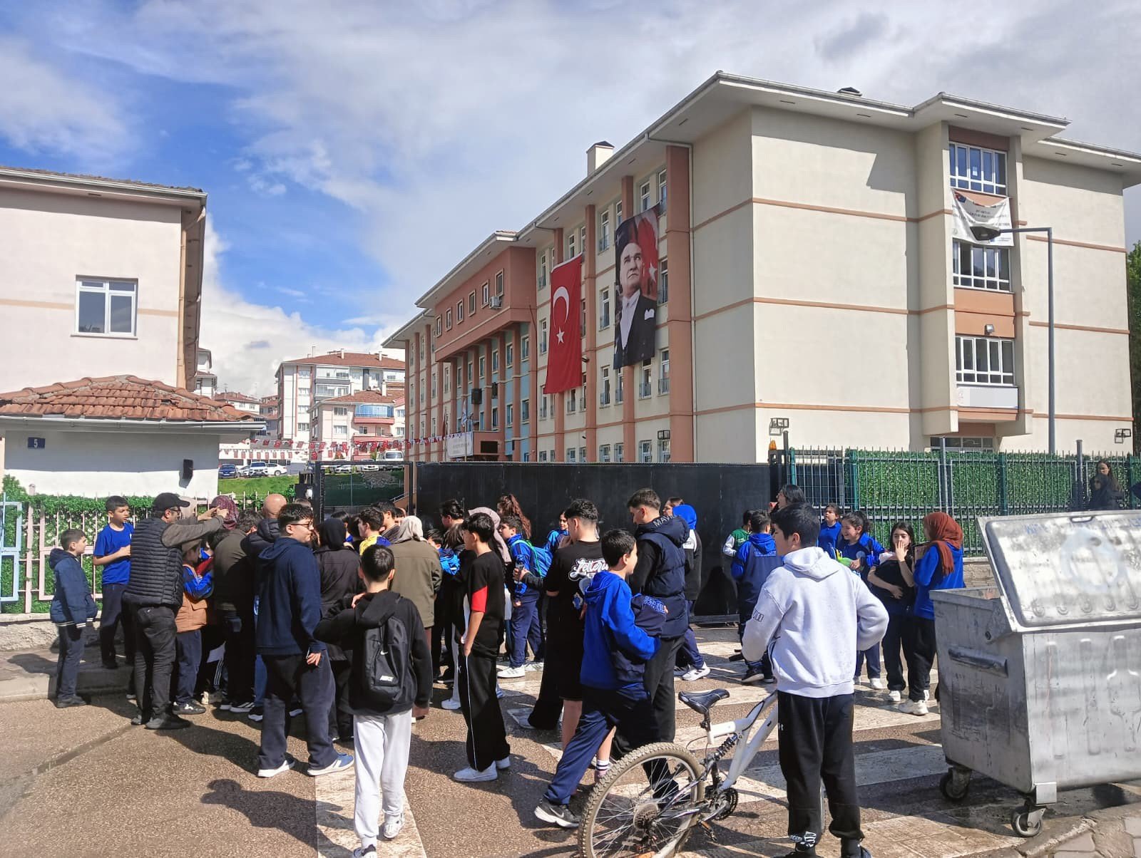 Ankara'da 5. sınıf öğrencisinin okula tabanca getirdiği iddiası