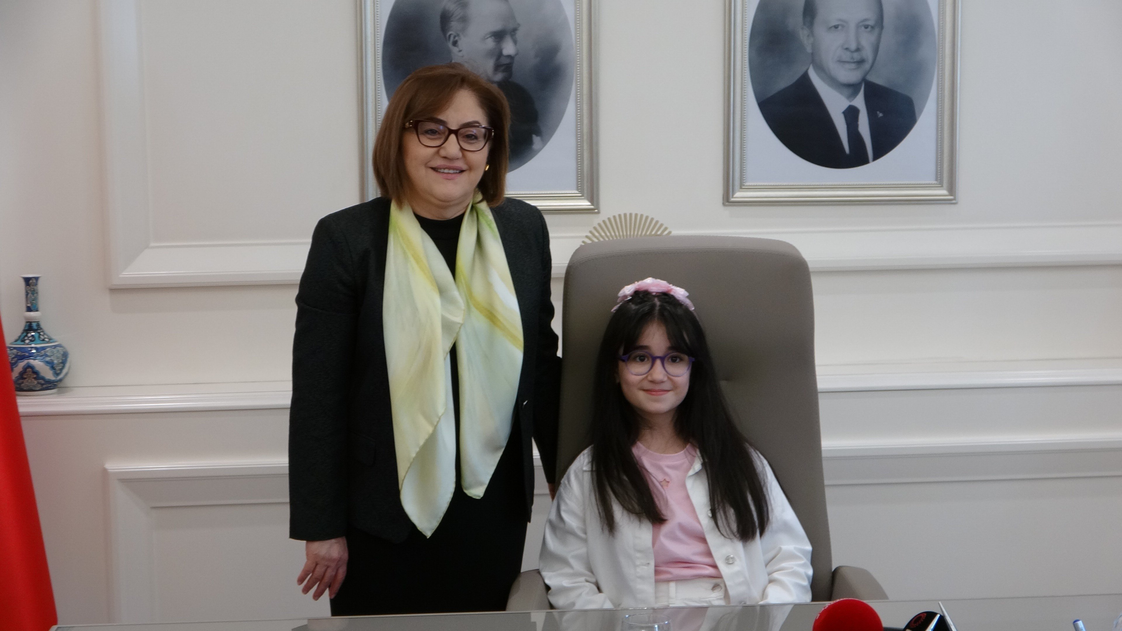 Başkan Şahin koltuğunu devretti