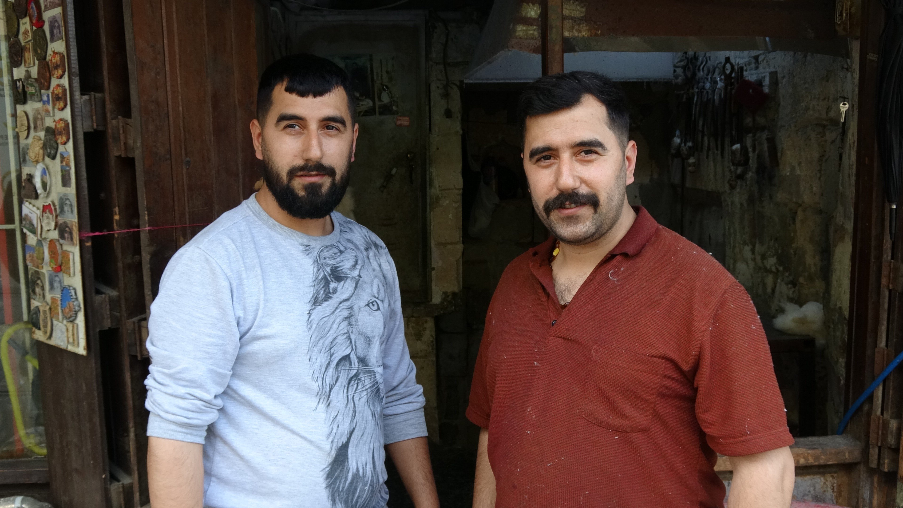 İkiz kardeşler baba mesleğini yaşatıyor