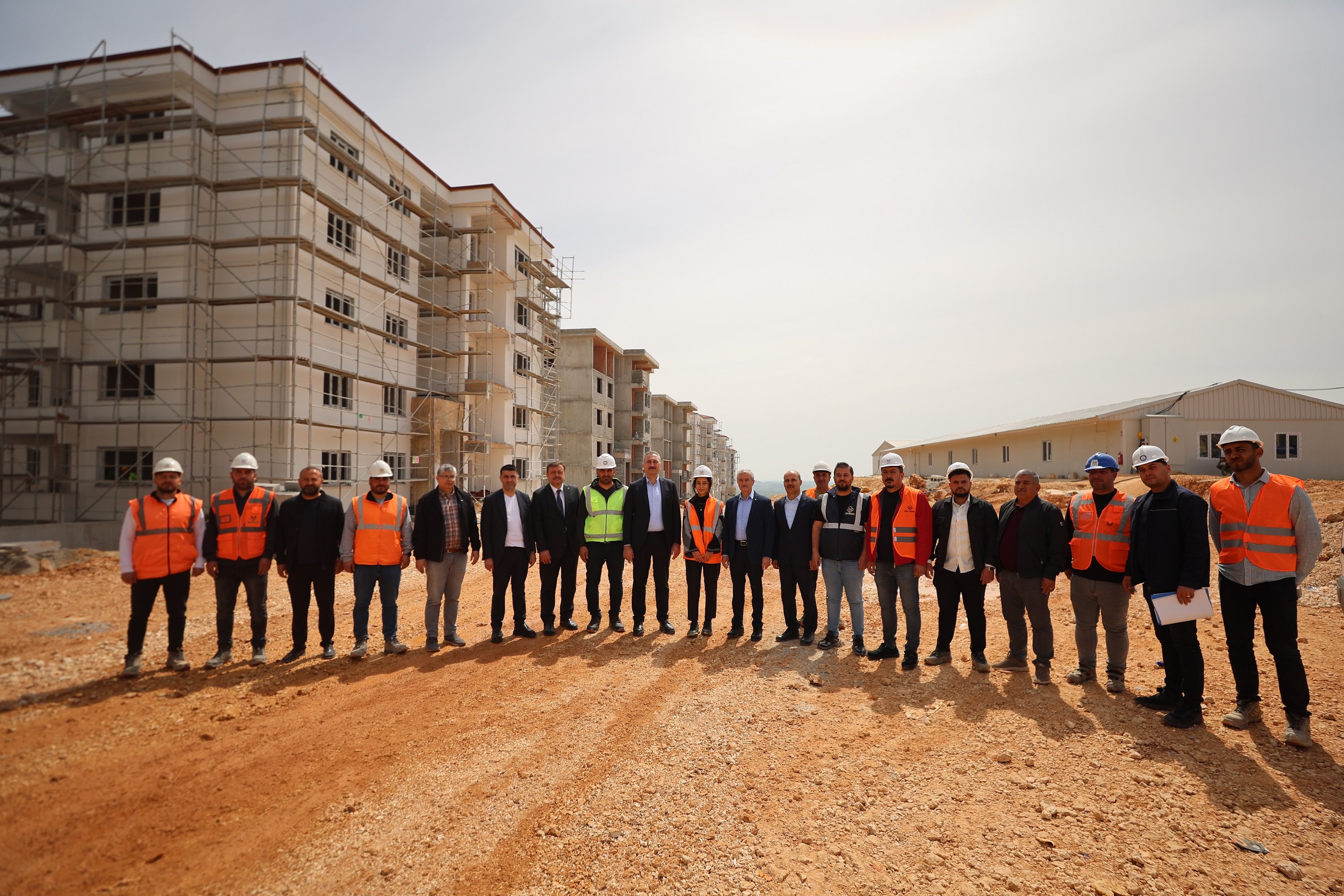 ŞAHİNBEY’DE 3 BİN 414 KONUTLUK DEV PROJE HIZ KESMİYOR