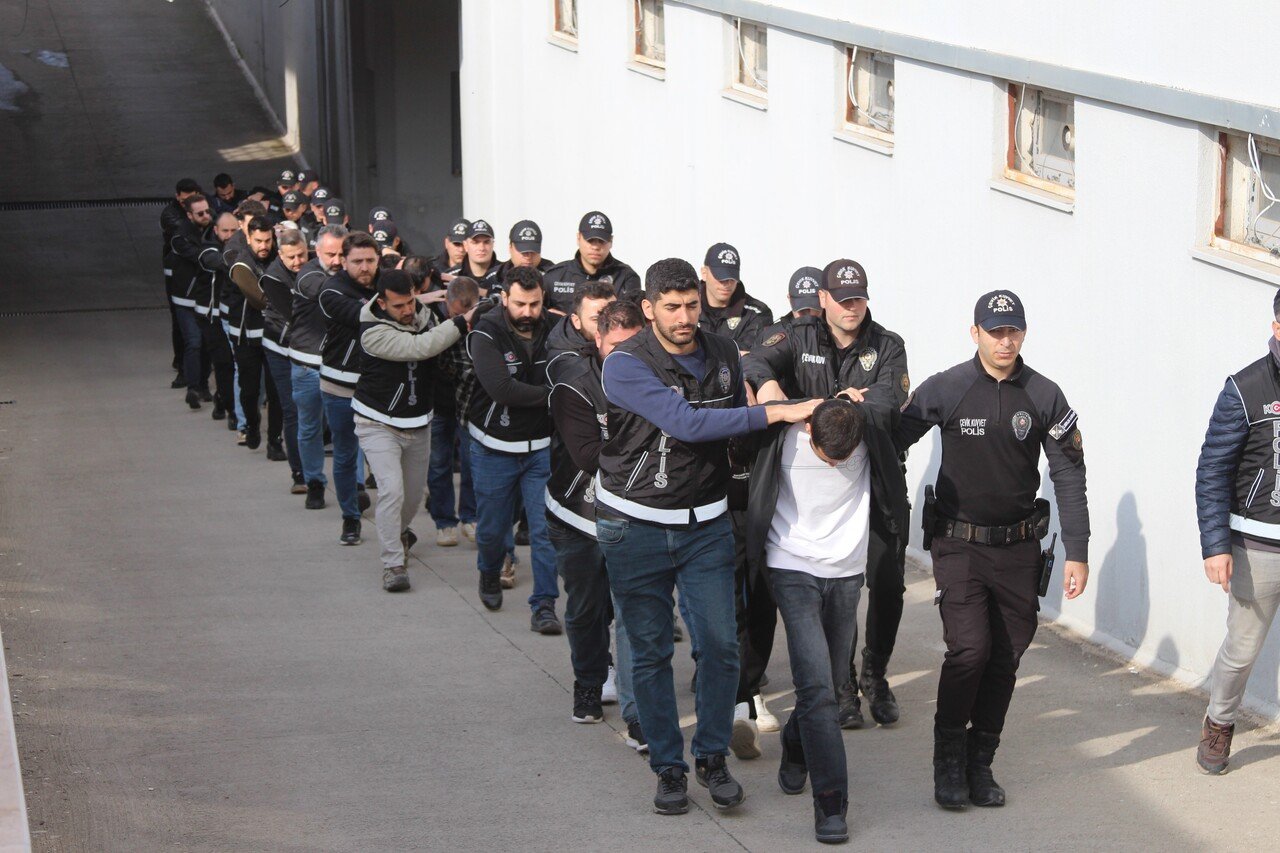 Adana’da Kaçak Sigara İmparatorluğu Çökertildi