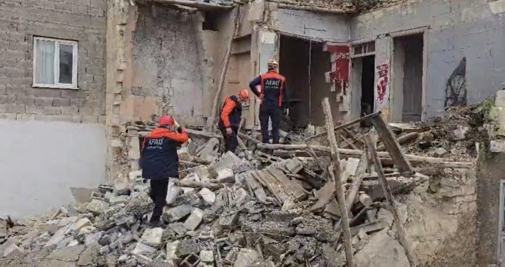 Gaziantep'te yoğun yağış sonrası kerpiç bina çöktü