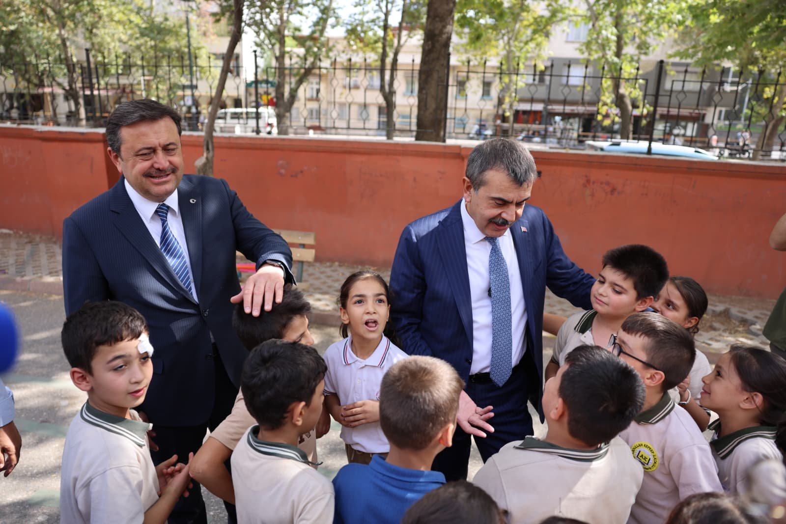 BAŞKAN FEDAİOĞLU’NDAN 23 NİSAN ULUSAL EGEMENLİK VE ÇOCUK BAYRAMI MESAJI