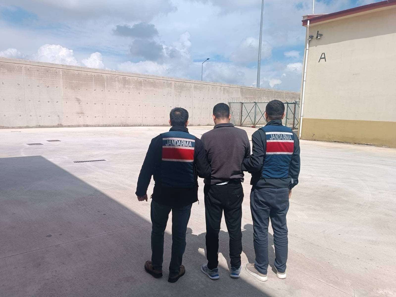 Gaziantep’te 11 Yıl Hapis Cezası Bulunan 2 Firari Yakalandı