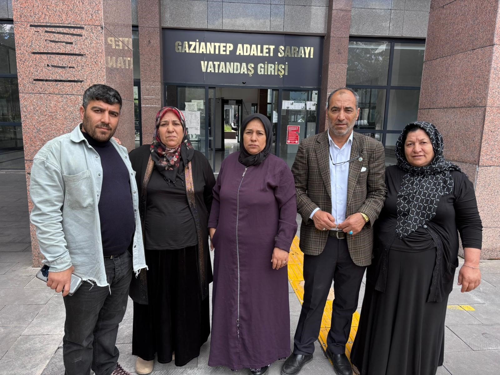 Yapılan iğne sonrası ölen Abdurrezzak Baysal'ın acılı annesi: "Hastanenin kapatılmasını istiyoruz"