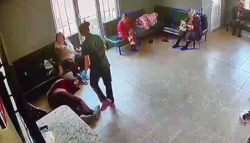 Yaşlı bakım merkezinde skandal görüntüler